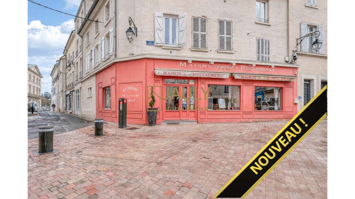 AV restaurant rue piétonne animée Meaux centre