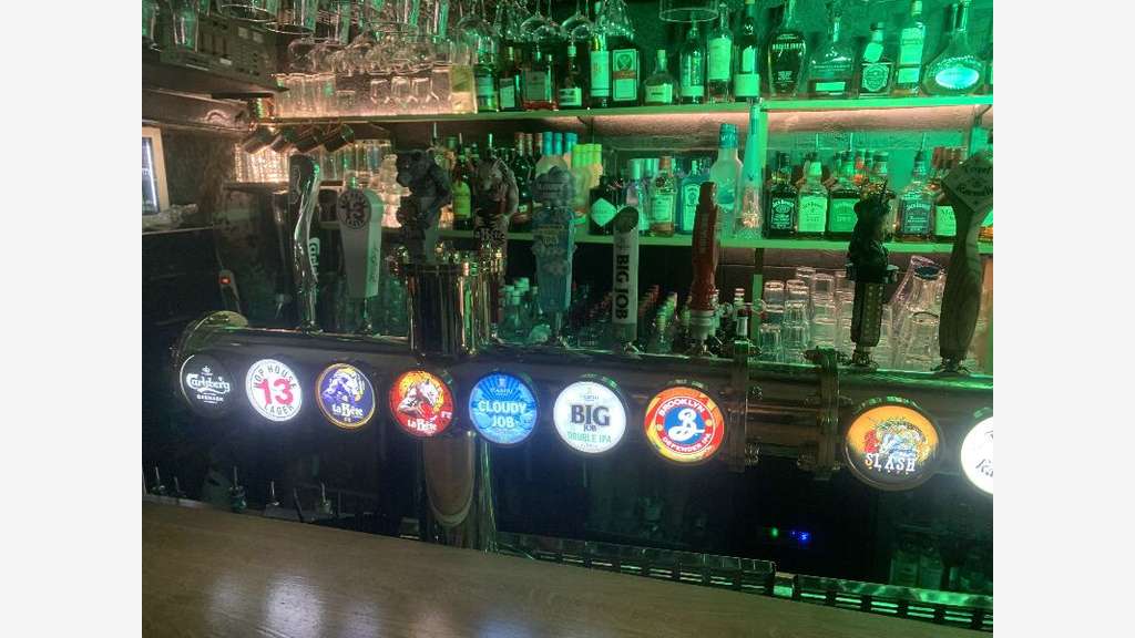 Vente pub bar musical bar à vin renommé à Menton