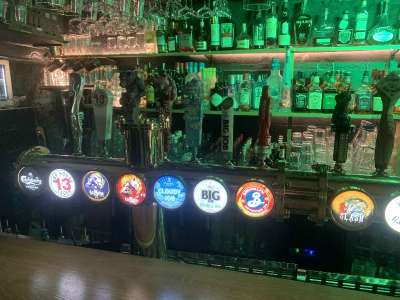 Vente pub bar musical bar à vin renommé à Menton