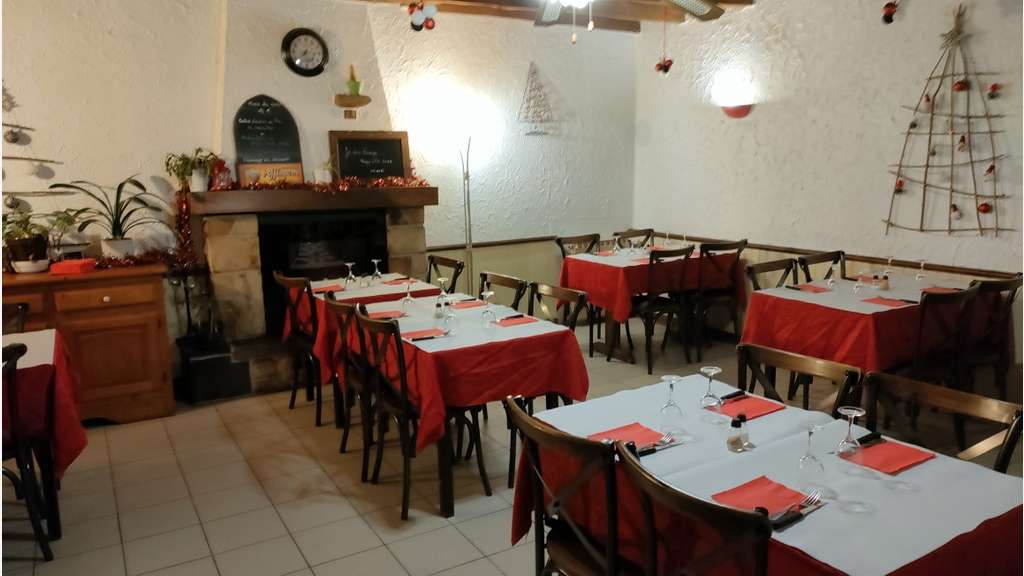 Vente bar tabac FDJ restaurant + logement Moulins
