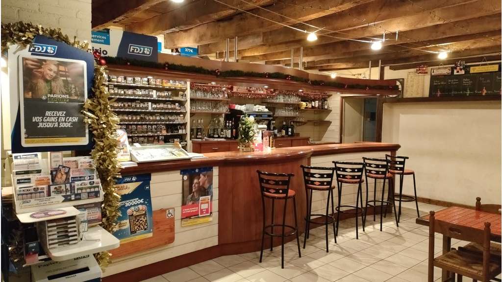 Vente bar tabac FDJ restaurant + logement Moulins