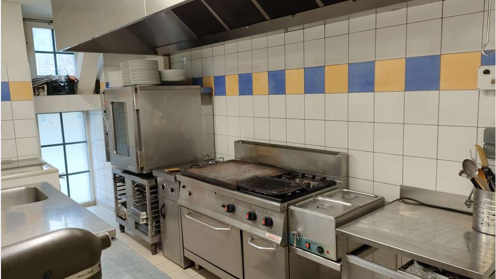 Vente bar tabac FDJ restaurant + logement Moulins