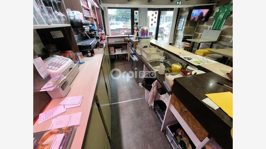 Vente bar restaurant traiteur à Objat empl strat