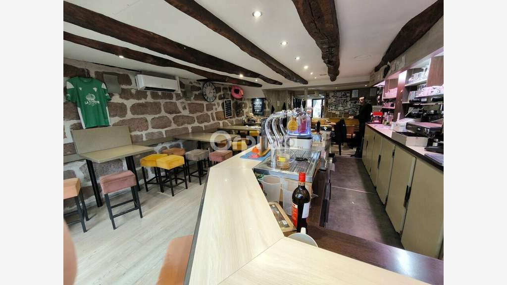 Vente bar restaurant traiteur à Objat empl strat