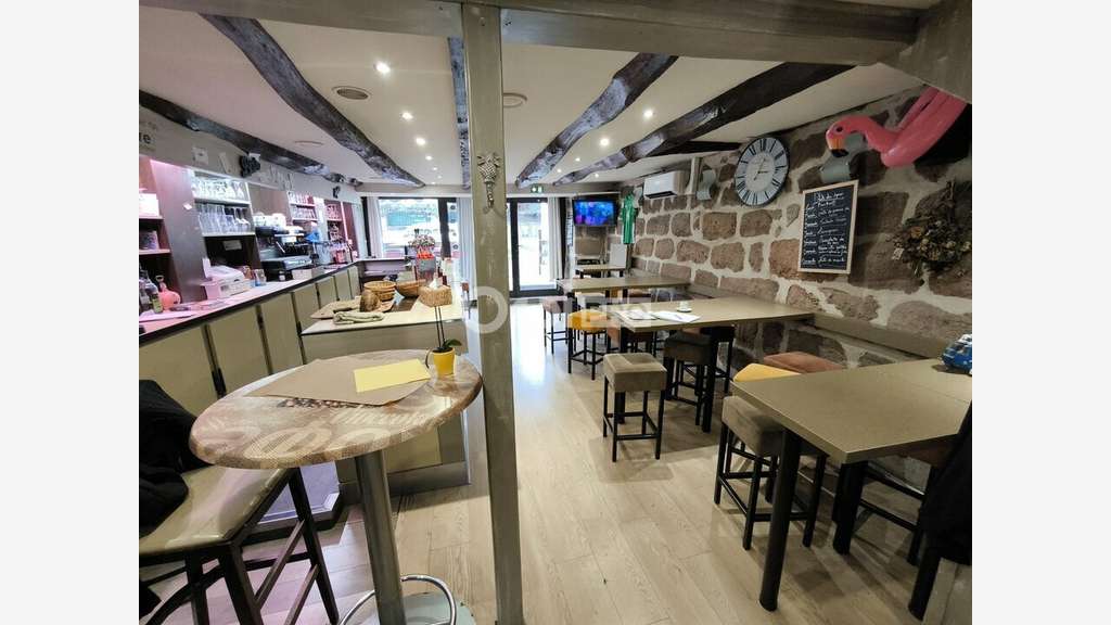 Vente bar restaurant traiteur à Objat empl strat
