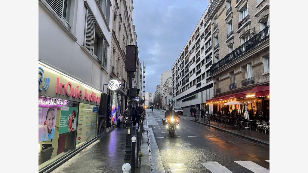 AV bar brasserie d'angle 75 cvts + terrasse Paris