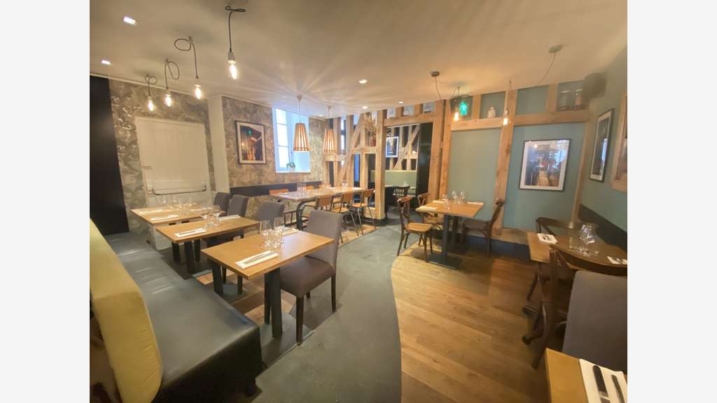 AV restaurant avec 2 terrasses hypercentre Rennes
