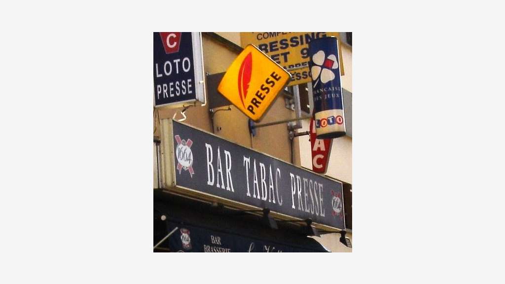 Vente bar tabac FDJ en angle proche de St Denis