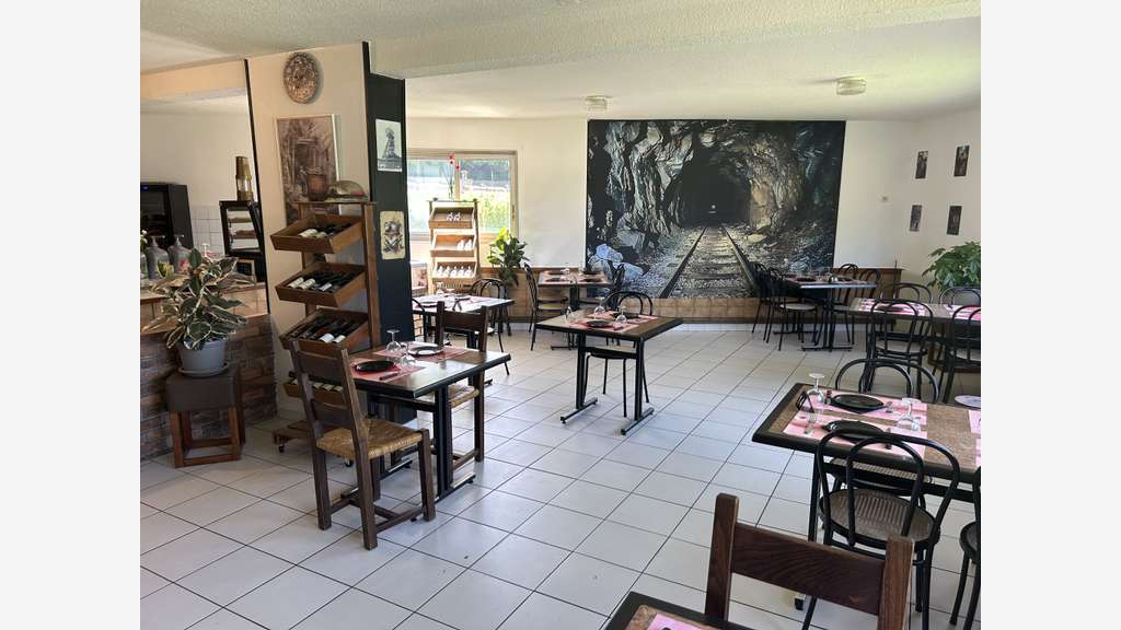AV bar restaurant 150m² site plan d'eau Saint-Eloy