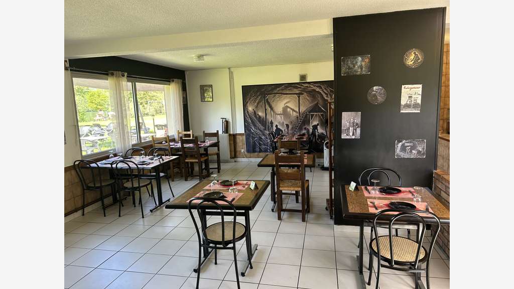 AV bar restaurant 150m² site plan d'eau Saint-Eloy