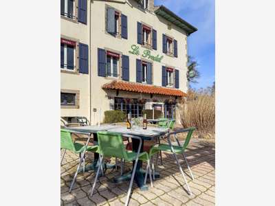 Vente hôtel bar restaurant à St Etienne Cantales