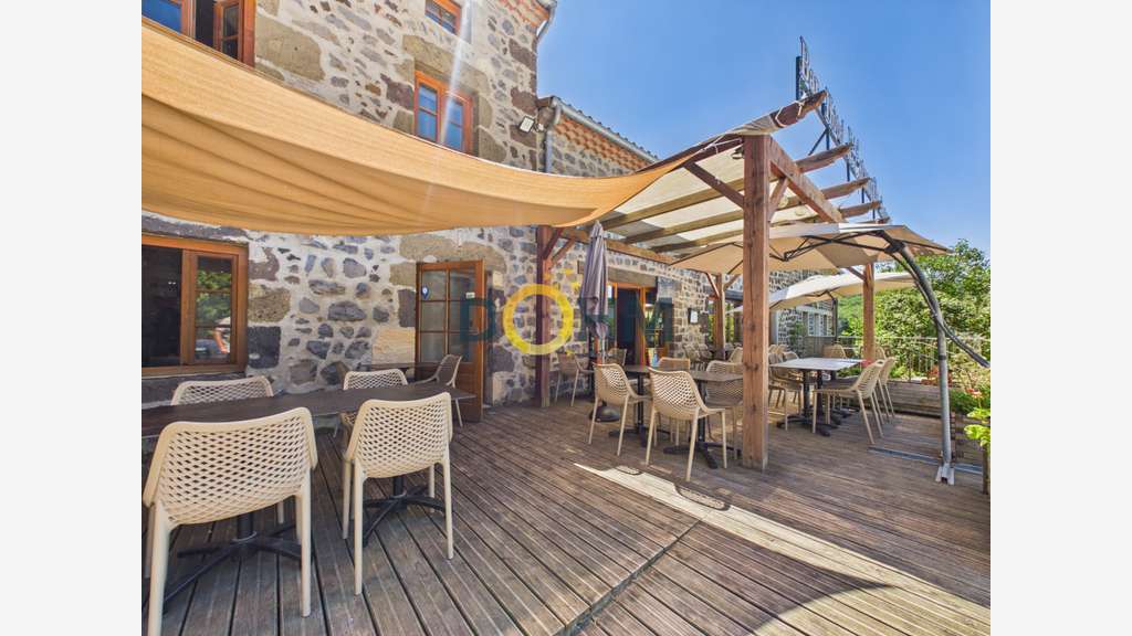 Vente restaurant bar hôtel de charme à St Vidal
