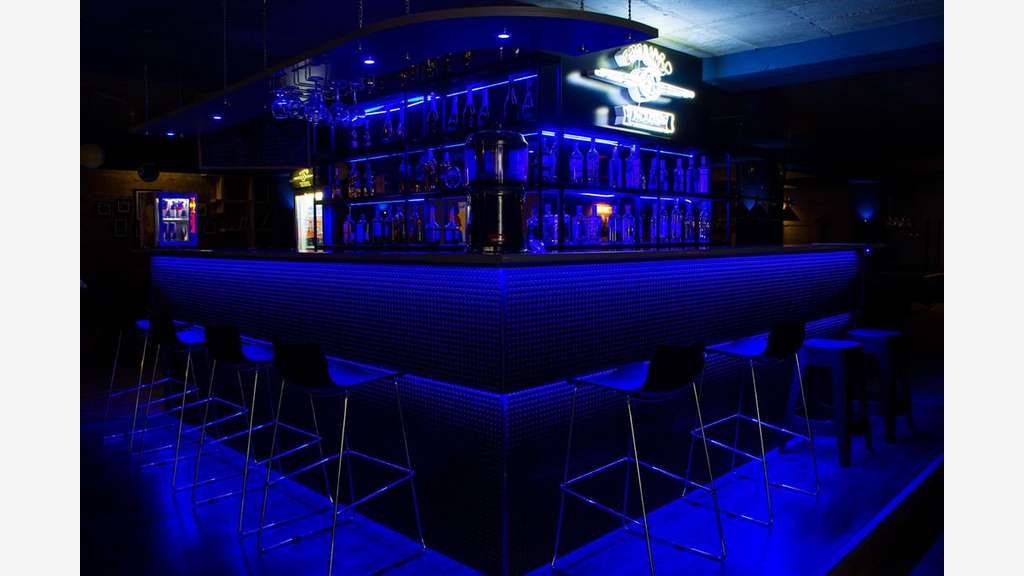 AV bar L4 emplacement n° 1 à Paris