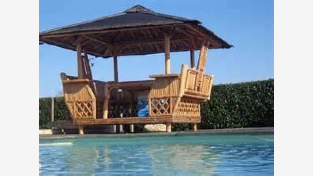 A vendre bar pur secteur Presquile