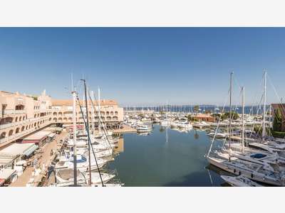EXCLUSIVITE FDC restaurant sur le port de Hyeres