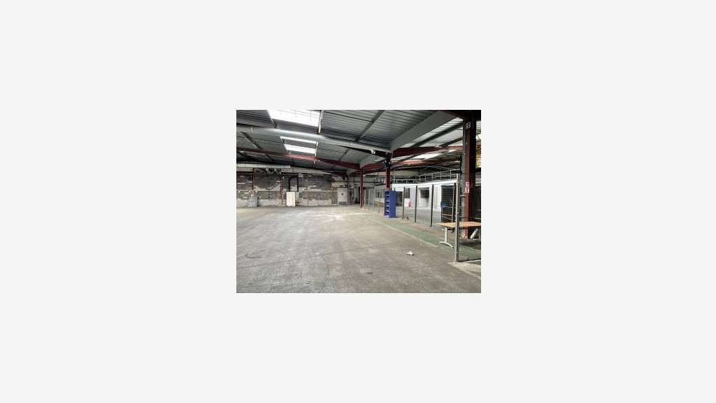 A vendre bâtiment de 9143m² à Aubagne zone Paluds