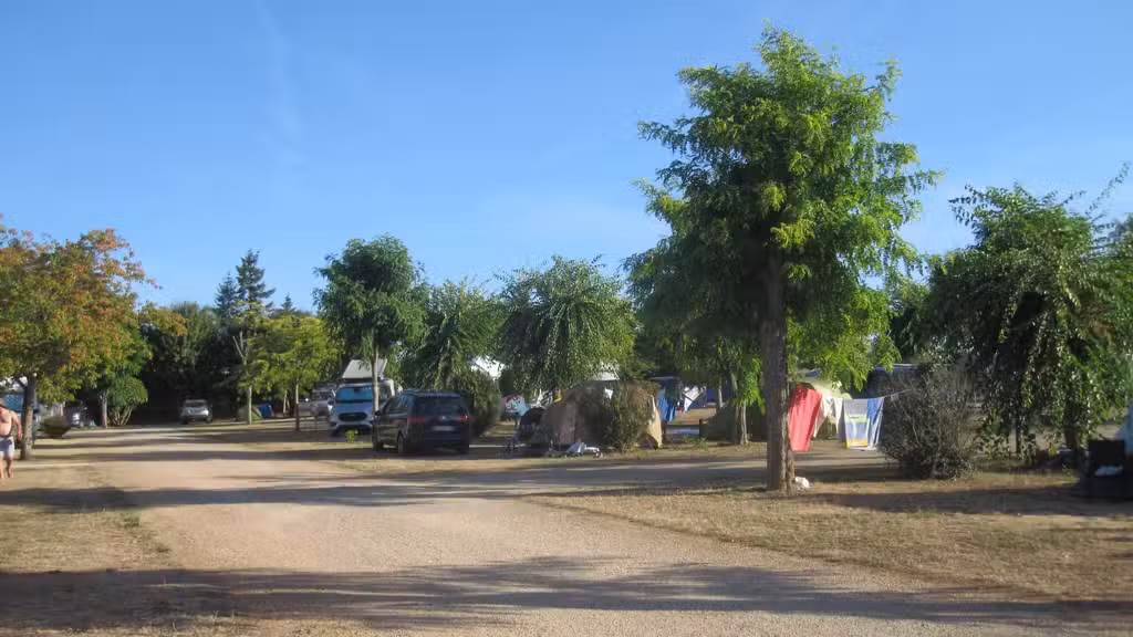 Vend beau camping rentable prox ville médievale