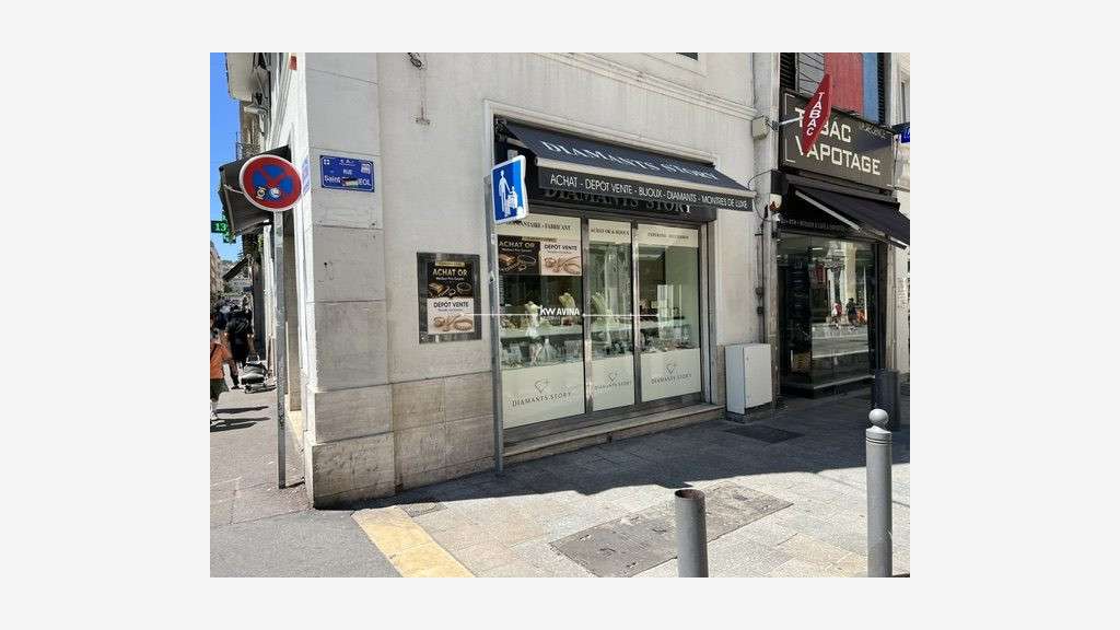 AV FDC bijouterie luxe en angle de rue Marseille