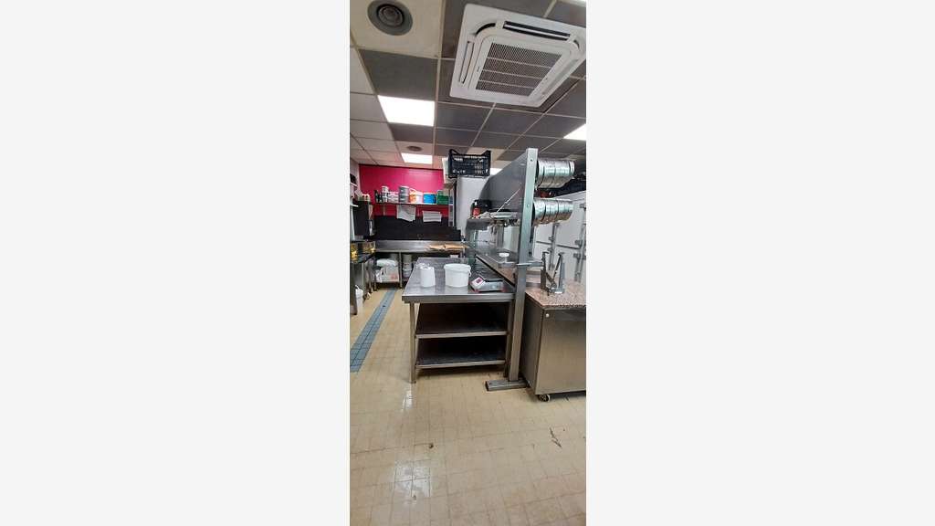 AV boulangerie quartier vivant c. commercial Isère