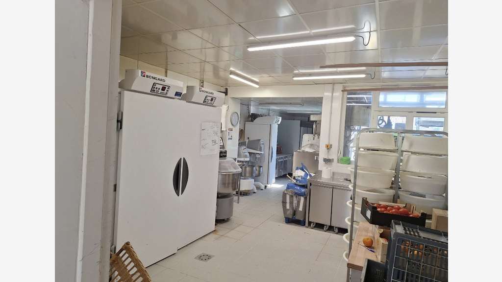 AV Très belle boulangerie bio au bord de la mer 22