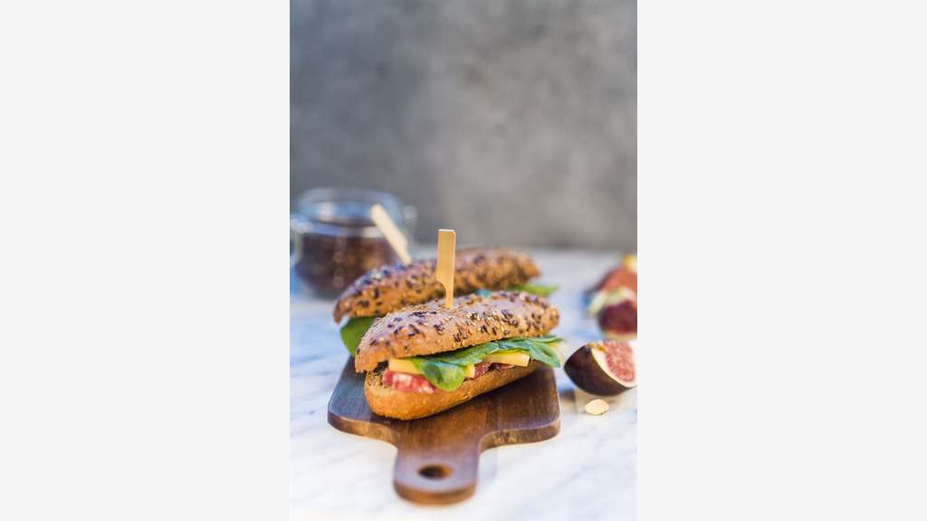 AV boulangerie snacking CA 1,6M€  murs possibles