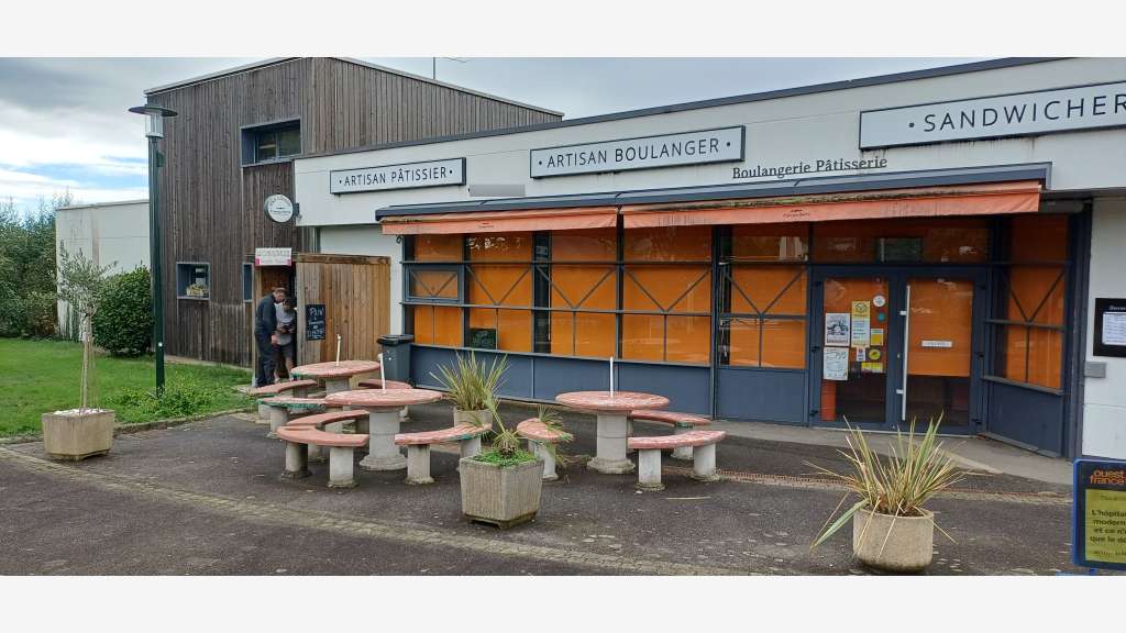 Boulangerie-Pâtisserie avec Logement T5 - 35