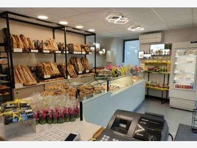 AV boulangerie seule dans village 2200 hab d'Isère
