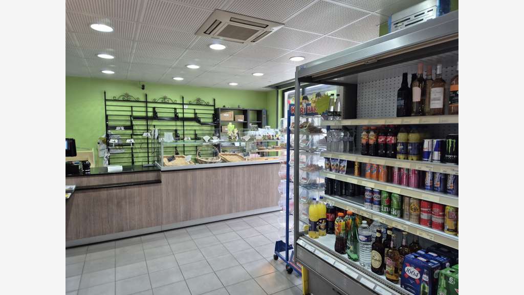A boulangerie pâtisserie épicerie 🍞✨  en Isère