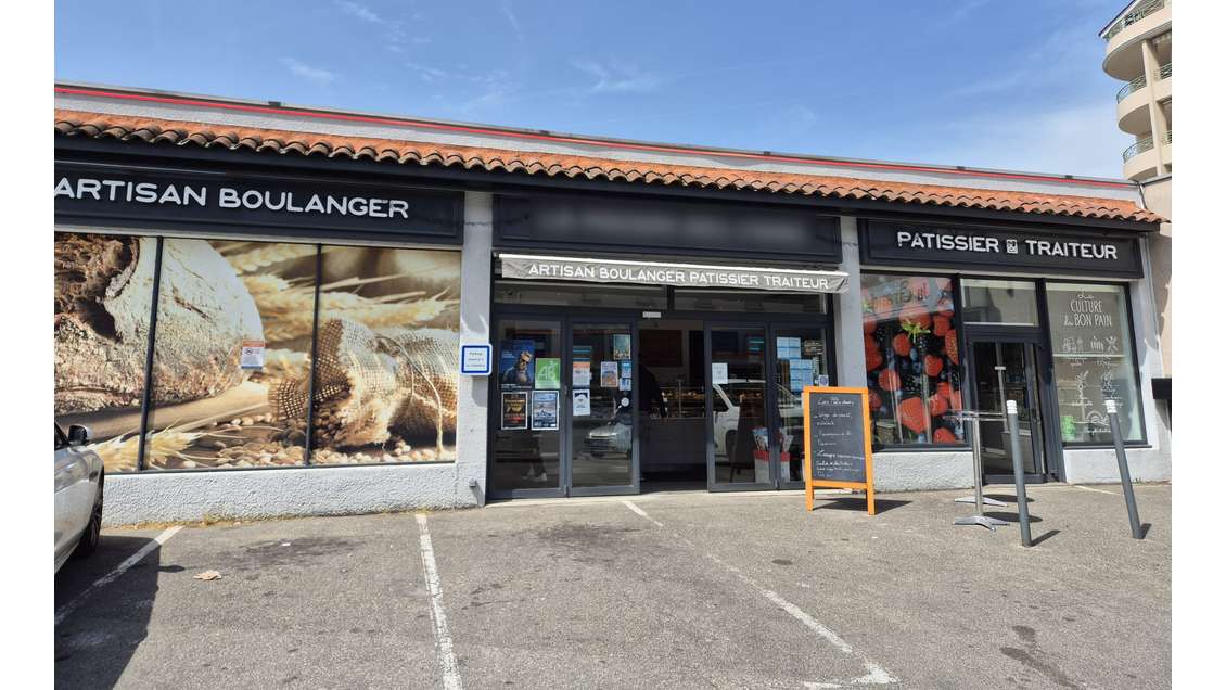 Cède boulangerie pâtisserie traiteur 200m² Isère