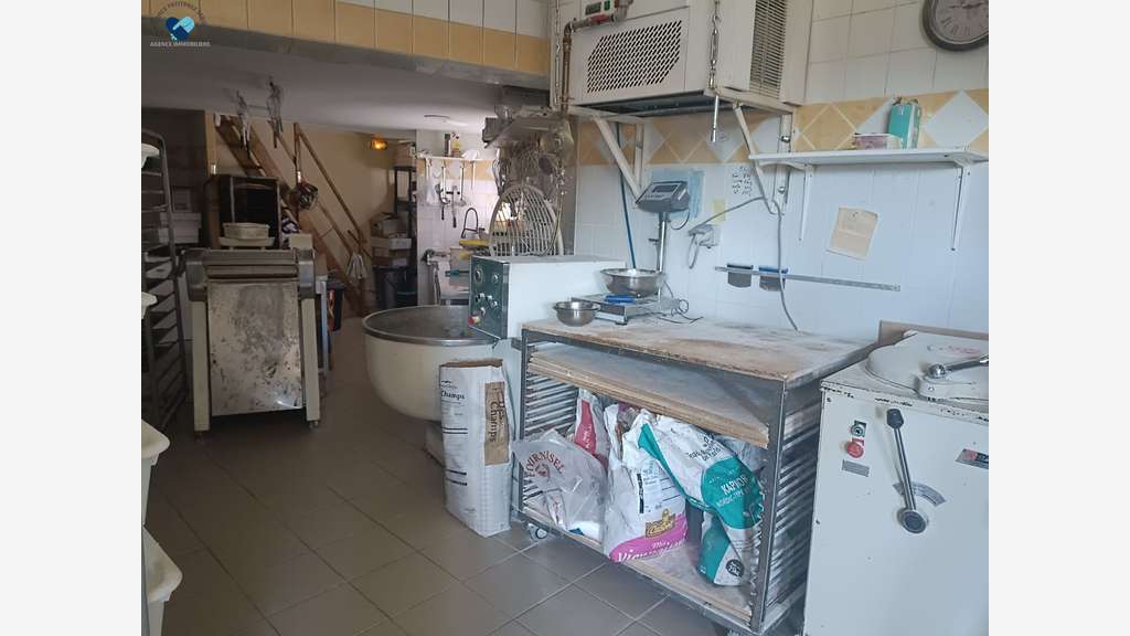 Vente boulangerie pâtisserie confiserie aux Martys