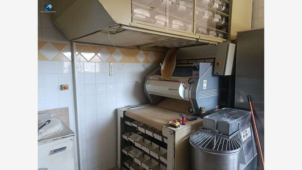 Vente boulangerie pâtisserie confiserie aux Martys