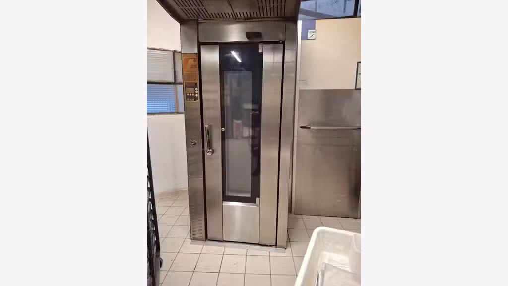 A vendre 3 magasins dans Grande ville de la Loire