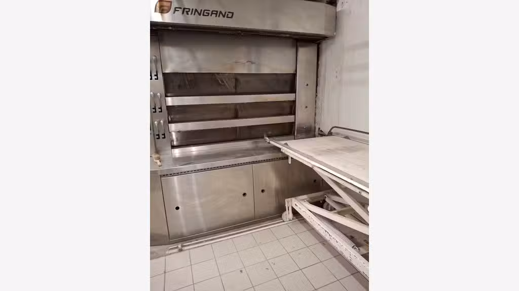 A vendre 3 magasins dans Grande ville de la Loire