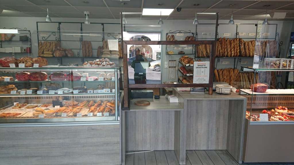 A vendre 3 magasins dans Grande ville de la Loire