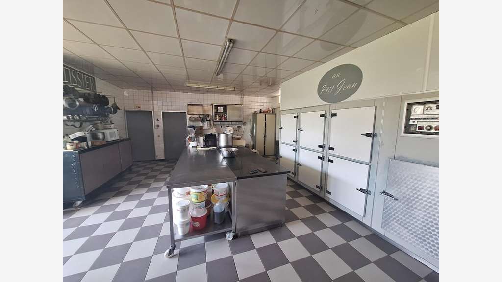 Vente boulangerie de quartier en angle à Nantes