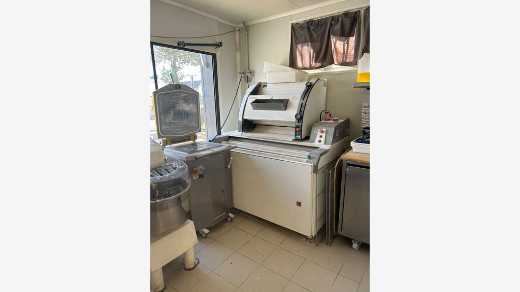 AV boulangerie créée en 2011 dans bourg du 44