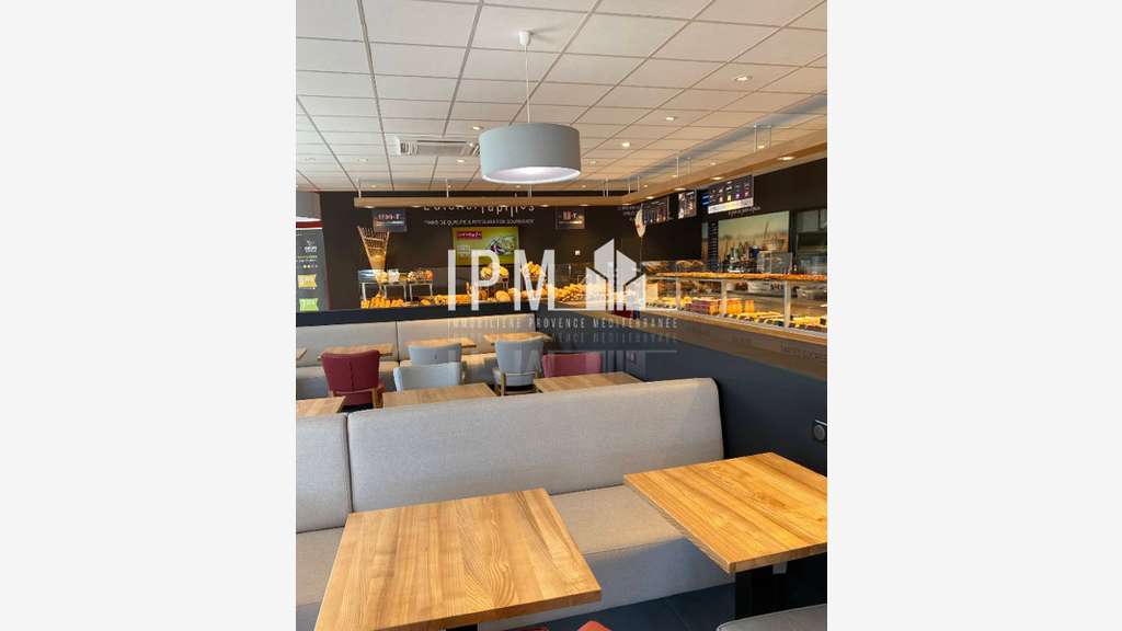 A vendre fonds de boulangerie de 305m² à Marignane