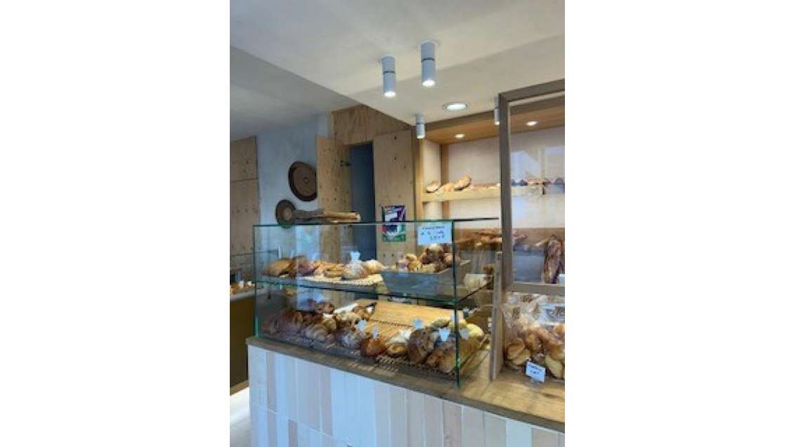 A vendre, boutique froide, boul./pat./confiserie