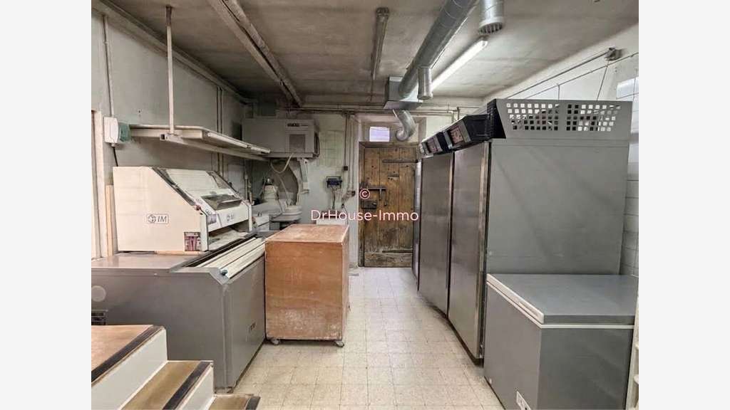 AV murs et fonds boulangerie Roquefort-la-Bédoule
