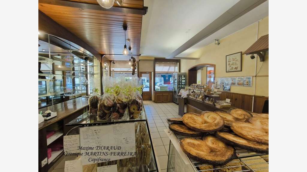 AV boulangerie 135m² empl N°1 St Florent sur Cher