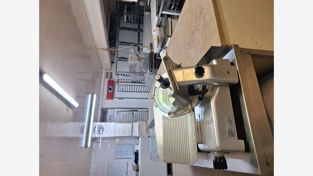 AV boulangerie récente périphérie grande ville 72