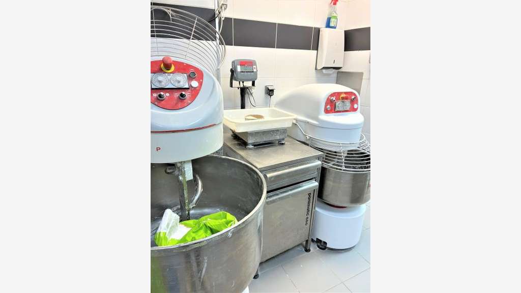 Vente boulangerie face gare très passante dept 93