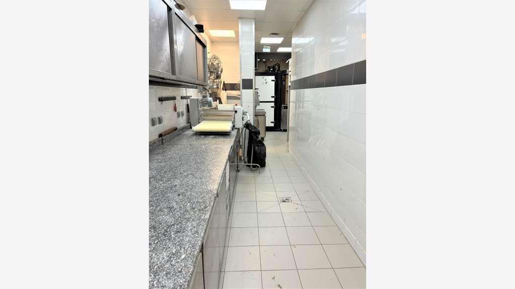 Vente boulangerie face gare très passante dept 93