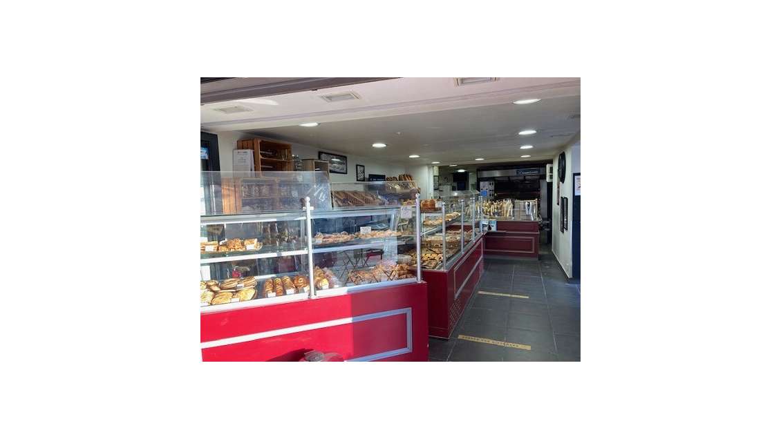 Boulangerie familiale bien située belle ville 84