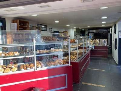 Boulangerie familiale bien située belle ville 84