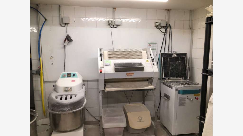 Vente boulangerie au cœur d'un village provençal
