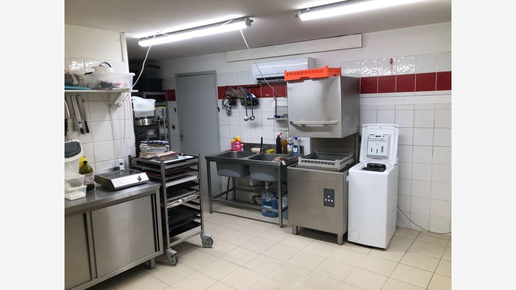 Vente boulangerie au cœur d'un village provençal