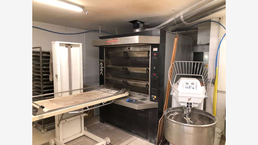 Vente boulangerie au cœur d'un village provençal