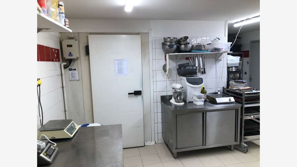 Vente boulangerie au cœur d'un village provençal