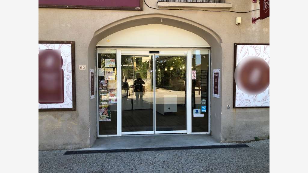 Vente boulangerie au cœur d'un village provençal